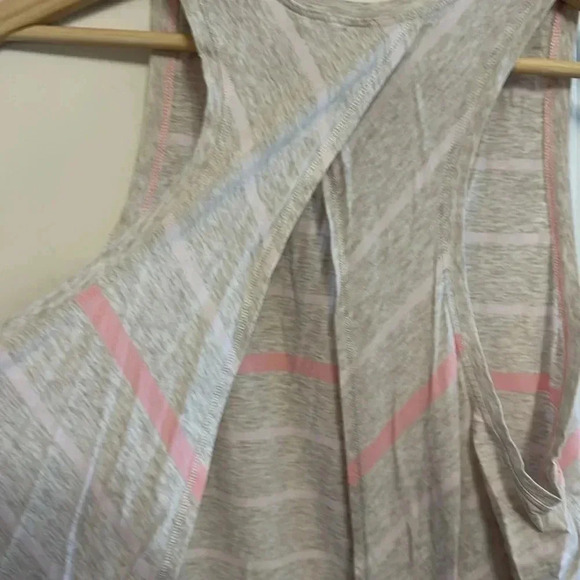 Lululemon open back top - Picture 5 of 5